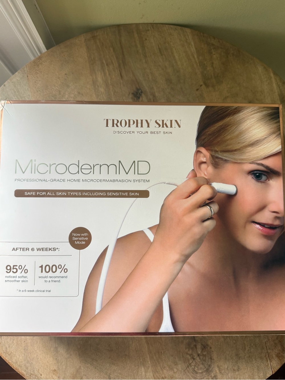 *NEW* TROPHY SKIN MicrodermMD Microdermabrasion System - White
